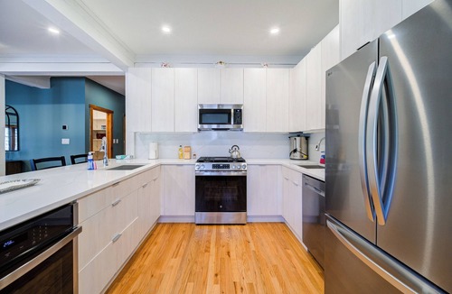 Rock Hill Villa | Spacious 8BR Catskills Cabin w/Game Room & Deck