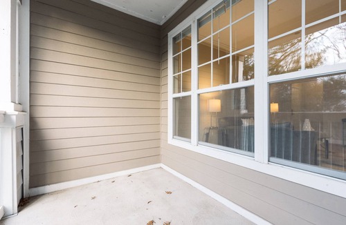 Waltham Apartment | Spacious Apt with Balcony - ABH-1721
