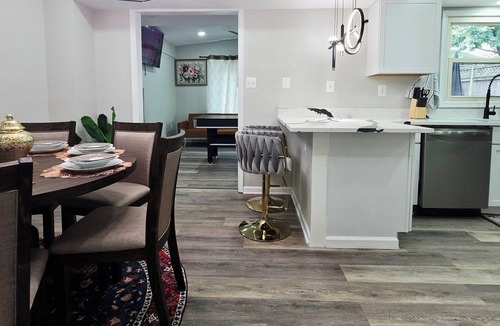Severn House | Spacious & beautiful 4-bedroom in a peaceful Severn, close to DC & Baltimore