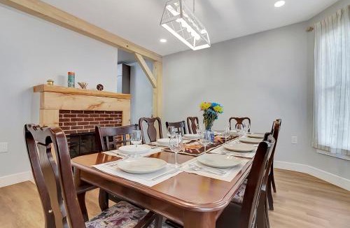 East Haven  Rutland County House | Spacious Central 4BR, Ski & Bike