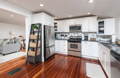 Andover House | Spacious & Gracious 3 Bedrooms, 2 Full Baths Ranch Living in central location!