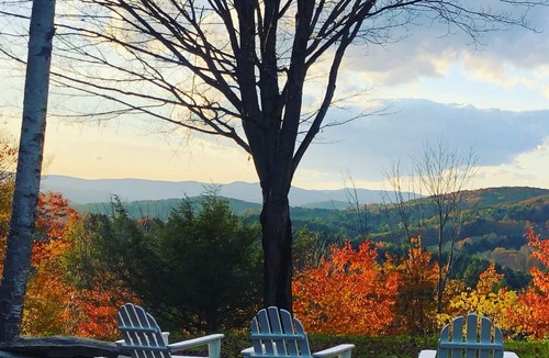 Quechee House | Spacious home on picturesque grounds with stunning views. Quechee - Woodstock