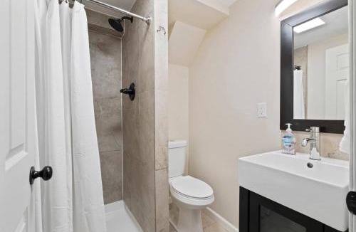 Monroe Apartment | Spacious Home Pool Hot Tub, Mins to Parks