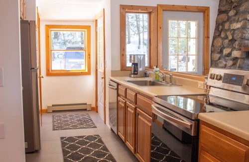 Gilford House | Spacious house across the street from Lake Winnipesaukee