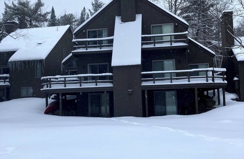 Grantham House | Spacious lake-side townhome near Sunapee near indoor pool, gym, x-country skiing