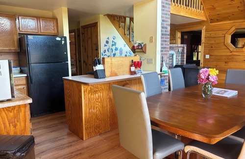 Glover Cabin | Spacious Log Cabin Perfect for Families and Pets