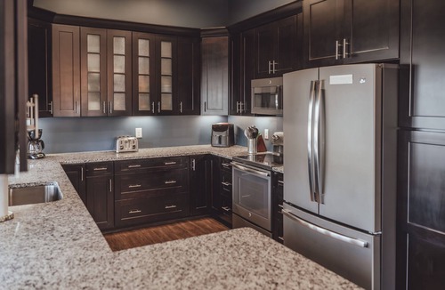 Carbon Hill Cabin | Spacious luxury cabin with hot tub and a great view!