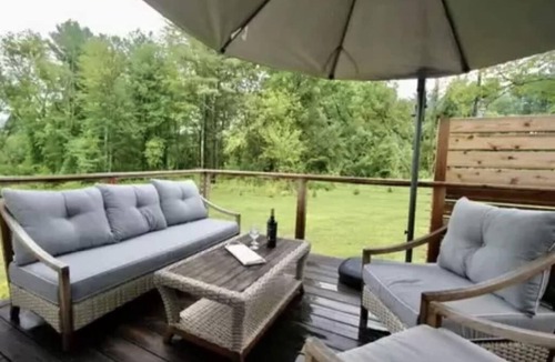 Glendale House | Spacious & Modern Berkshires Getaway