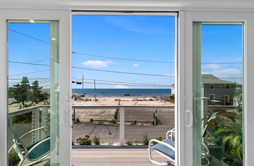 Saybrook Manor House | Spacious Modern Ocean Front Beach House in IndianTown Beach Old Saybrook, CT