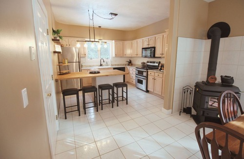 Thornton House | Spacious Private Home in White Mountains - Loon - Owl's Nest - Waterville Valley