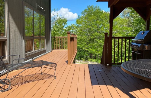 Stratton and Bromley Ski Areas House | Spacious + Private Ski Lodge on 20+ Acres - 10 min to Stratton, 5 min to Bromley