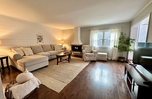Cedar Bluff House | Spacious river front home located on the beautiful Clinch River. Unique! Clean!