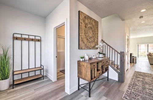 St. George House | Spacious St George Townhome with Grill and Views!