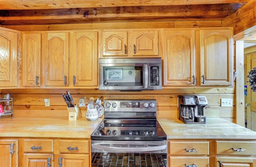 Wilmington Cabin | Spacious Wilmington Cabin: Walk to Lake