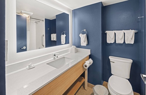Waldorf Hotel | Spark by Hilton Waldorf