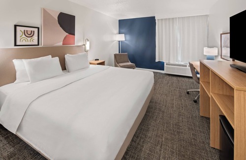 Waldorf Hotel | Spark by Hilton Waldorf