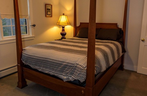 Quechee House | Spectacular 4-Season Vermont Mountain Homestead