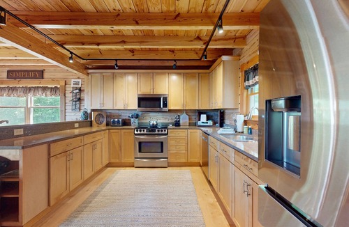 Easton House | Spectacular home w/views, expansive deck & hot tub; close to skiing & hiking
