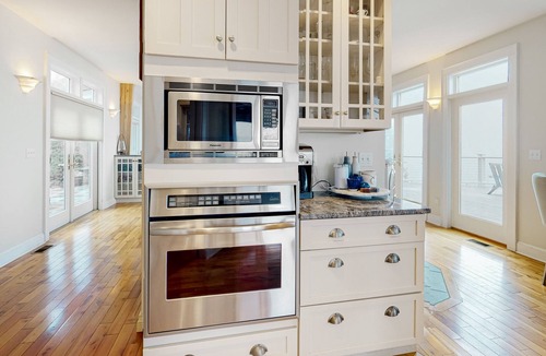 Georgetown House | Spectacular oceanfront retreat with amazing views, sunroom & washer/dryer