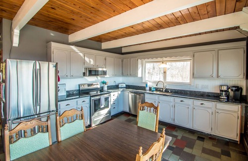 Jackson House | Spectacular Views Large Deck Three Floors with bedrooms/bathrooms on each floor