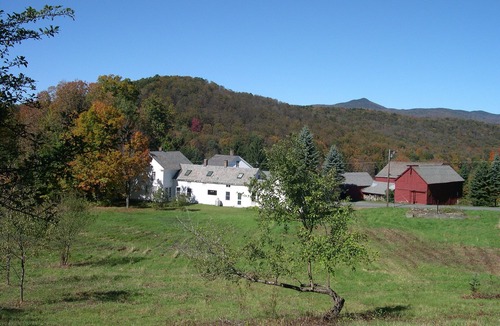 Wilmington House | Spruce Hill Farm - 1850 Farmhouse on 50 Acres - Minutes to Mt Snow!