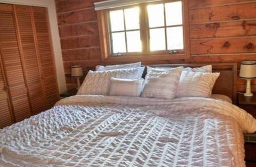 Brier Hill House | St Lawrence River Modern Log Home
