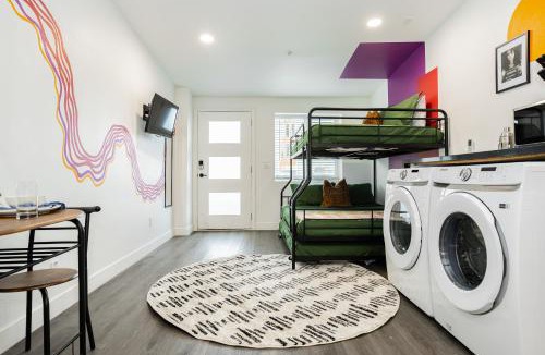 Beverly Green House | St Louis Premier Modern Vegas Escape Arts District & Patio