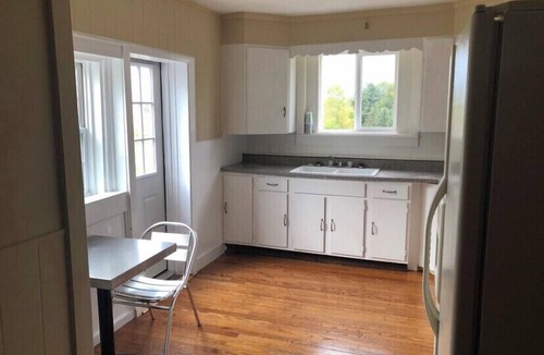 Baldwinsville House | Stallion Apt On Truck Farm