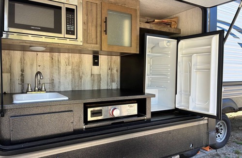 Corea Apartment | Starlight Beach Experience 31' RV Travel Trailer on private 3 acres with beach and firepit