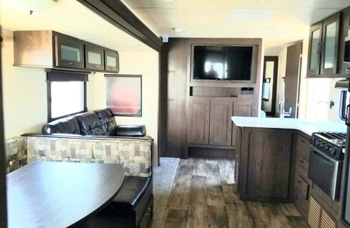 Corea Apartment | Starlight Beach Experience 31' RV Travel Trailer on private 3 acres with beach and firepit