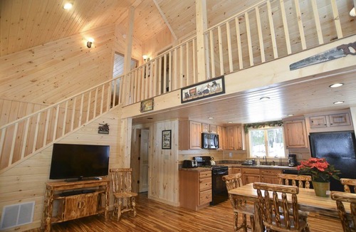 East Burke Cabin | Stay on Kingdom Trails in a three bedroom cabin!