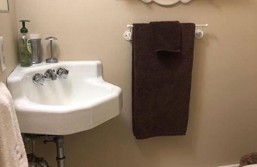 Candia Bed & Breakfast | Stephen Clay Homestead B&B