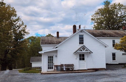 Shaftsbury House | Stepping back into time. Shaftsbury,Vt. nRolling farm land views close to town!