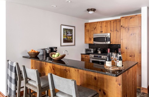 Stowe Area Condo | Steps Away - Lux 3 BR in Lodge at Spruce Peak