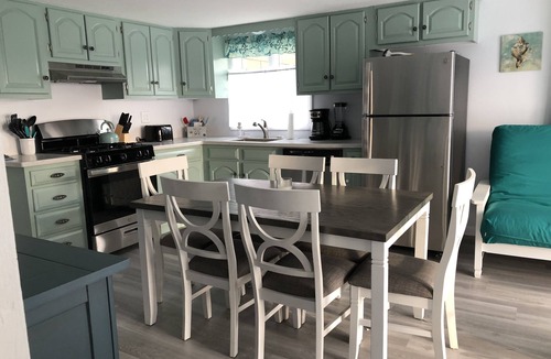 Salisbury Apartment | Steps to Beach Entrance #7, 1st floor, 2 Bedrooms, King Bed, Private deck/grill