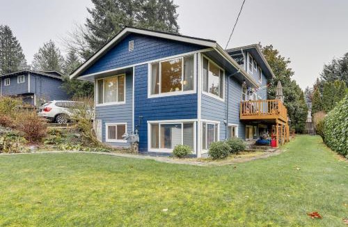 Viewpoint Apartment | Steps to Idylwood Park Beach Redmond Retreat!