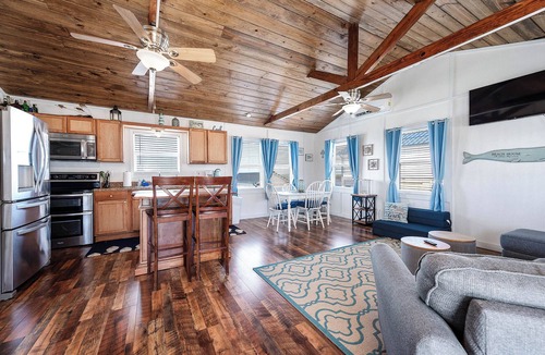 Cedar Lane House | Still Steel Beachin' - Waterfront Beach Cottage on the ICW