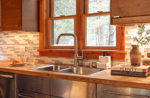 Lanesville House | Stony Clove by Summer - Artisan Cottage with Hot Tub