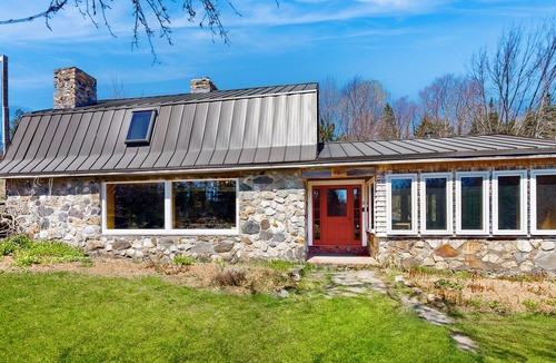 Lyndon Center House | StonyBrook Falls: Newly Renovated 50-Acre Retreat (Waterfall View, Dog Friendly)