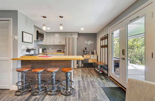 Winhall Apartment | Stratton; 8 min! Swimming, 2 min. Pet friendly