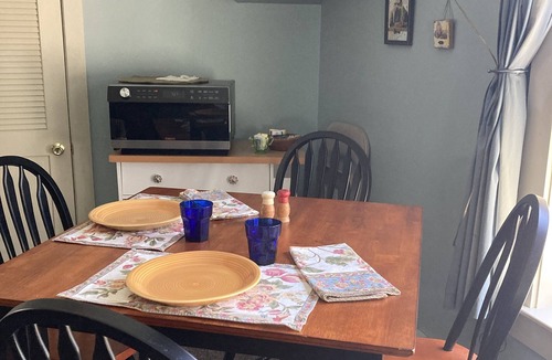 Lincolnville Apartment | Studio Apartment on lake near Camden, Maine.