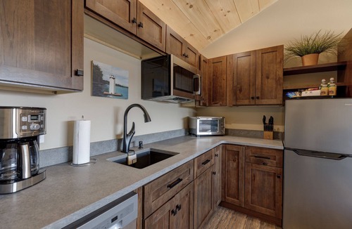 Sunapee Hotel | Studio Suite #2 at The Lodge | Minutes from Sunapee Harbor & Mount Sunapee