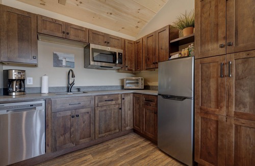 Sunapee Hotel | Studio Suite #2 at The Lodge | Minutes from Sunapee Harbor & Mount Sunapee