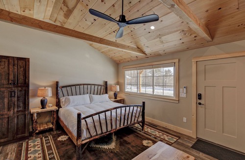 Sunapee Hotel | Studio Suite #2 at The Lodge | Minutes from Sunapee Harbor & Mount Sunapee