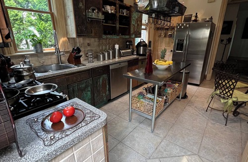 New Rochelle House | Stunning 4-Bedroom, 2-Kitchen Home w/Attic – 38 Minutes from NYC by Train