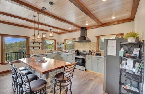 Driftwood House | Stunning Bugle Hollow Lodge