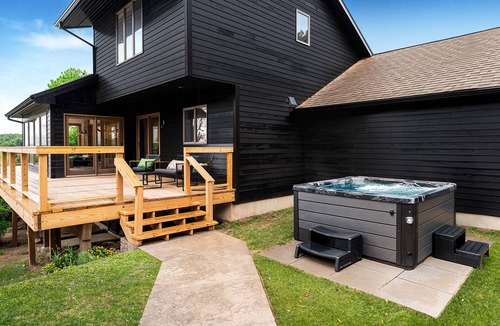 Ellicottville Ski Chalet | 🔥Stunning Luxury EVL Retreat l A True Private Oasis🔥