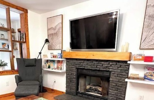 Lost River Cabin | Stylish 4BR Cabin Nestled in the Forest