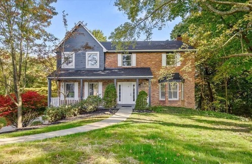 Ingomar House | Stylish and Spacious 5 Bedroom House in Wexford/Pittsburgh with Game Room