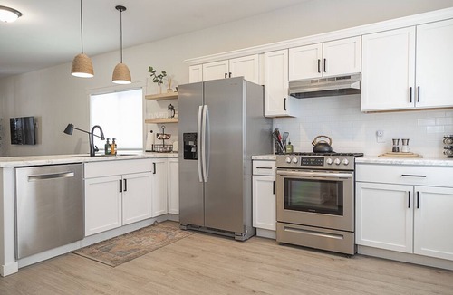 Cleveland House | Stylish Home Min from Lake, DWTN and Stadium